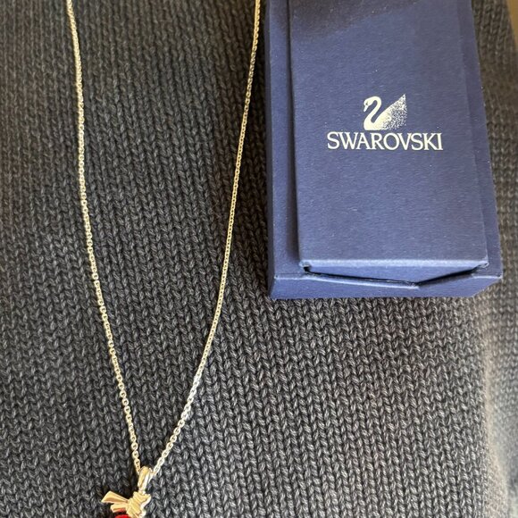 Swarovski Ties of Love pendant necklace with a red heart-shaped crystal. - Picture 6 of 11